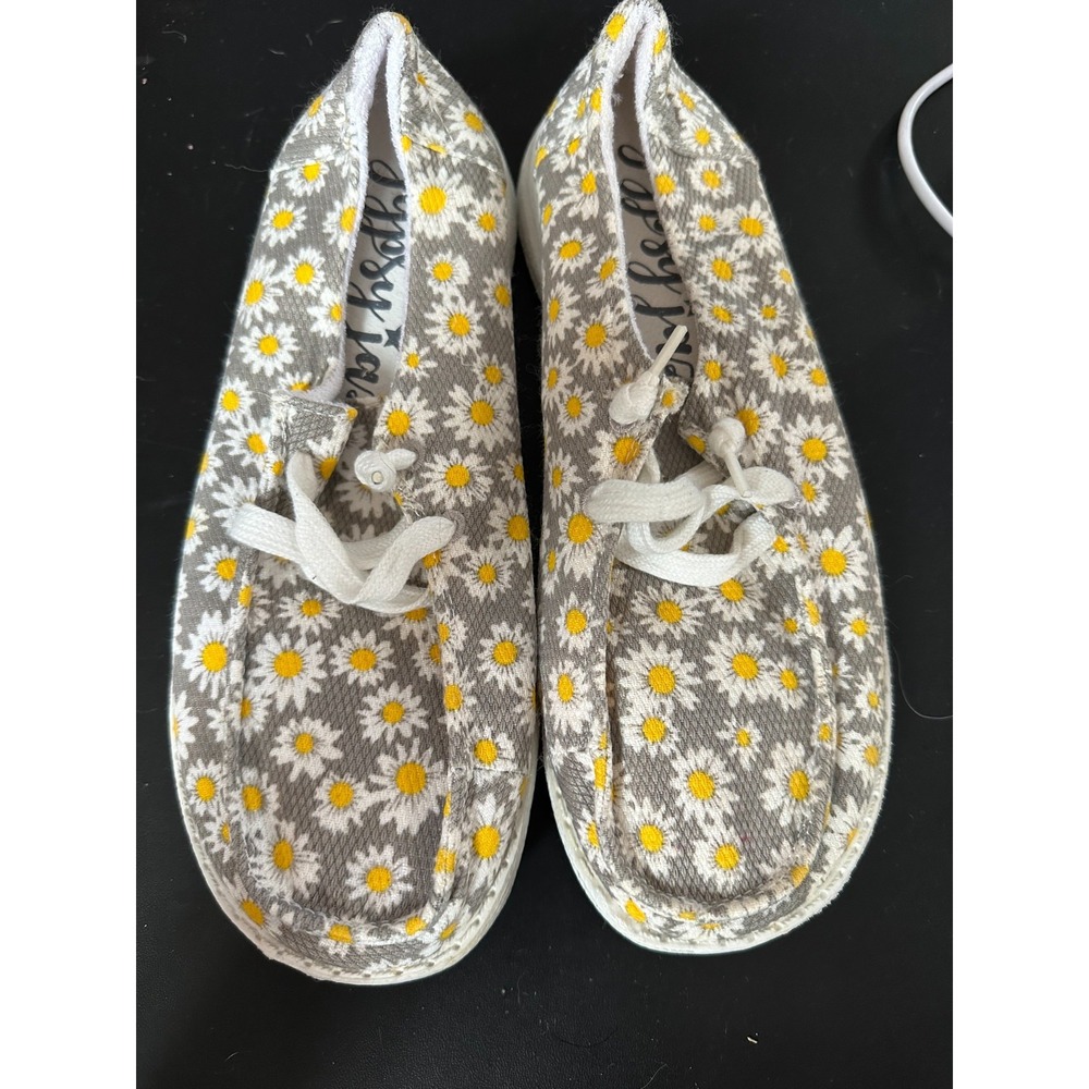 Gypsy Jazz Grey Daisy‎ Print Boat Shoes in 6.5 NWOB